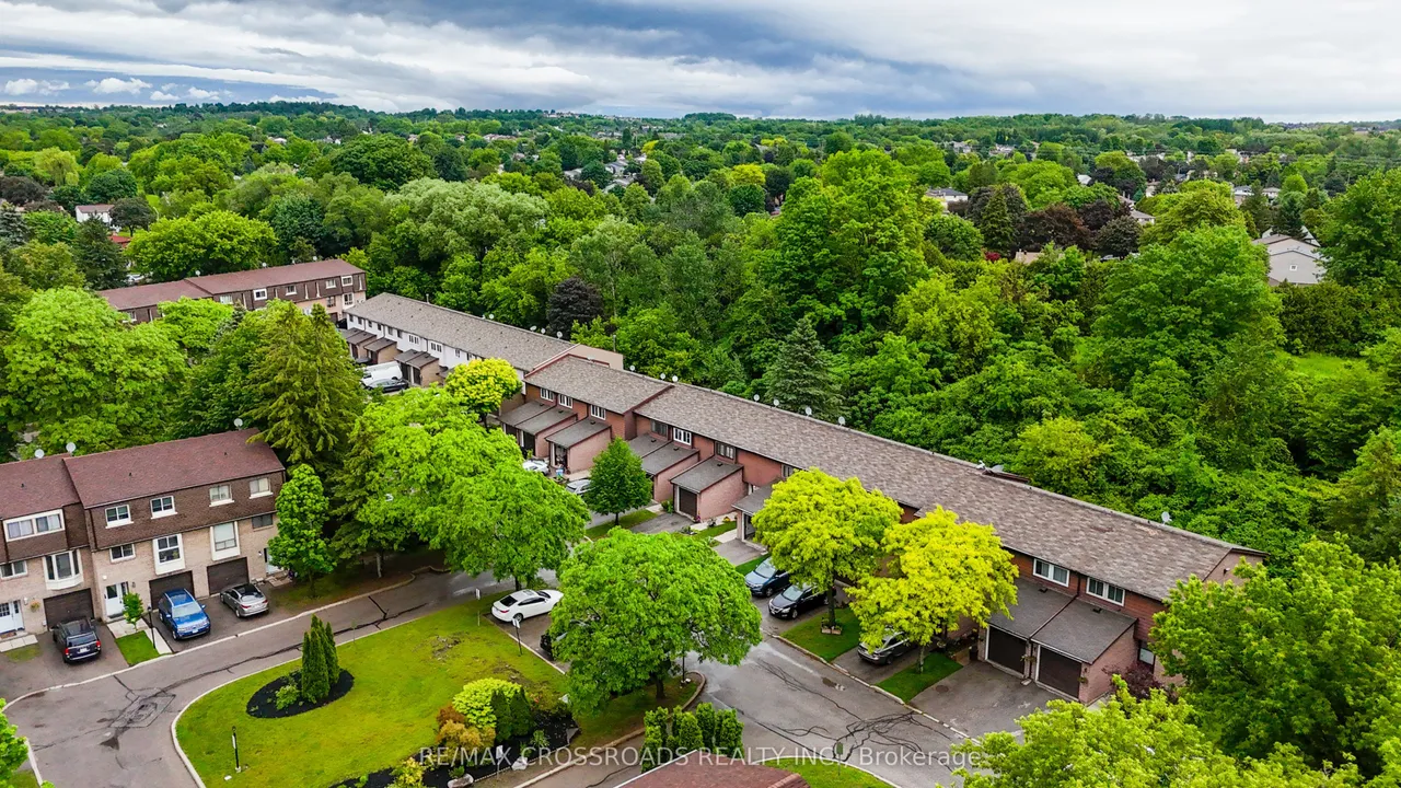 350 Camelot Court, Unit 30 — photo 38