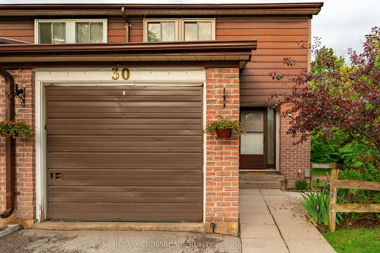 350 Camelot Court, Unit 30 — photo 3