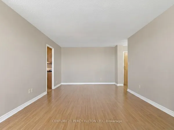 92 Church Street S, Unit 705 — photo 2