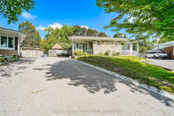 1105 Valley Court — photo 2