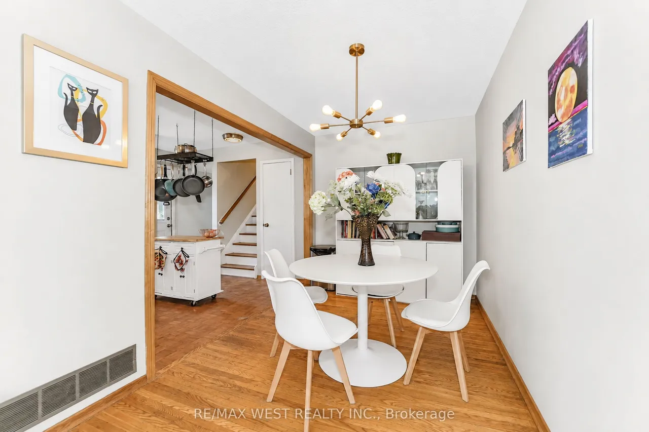 1105 Valley Court — photo 3