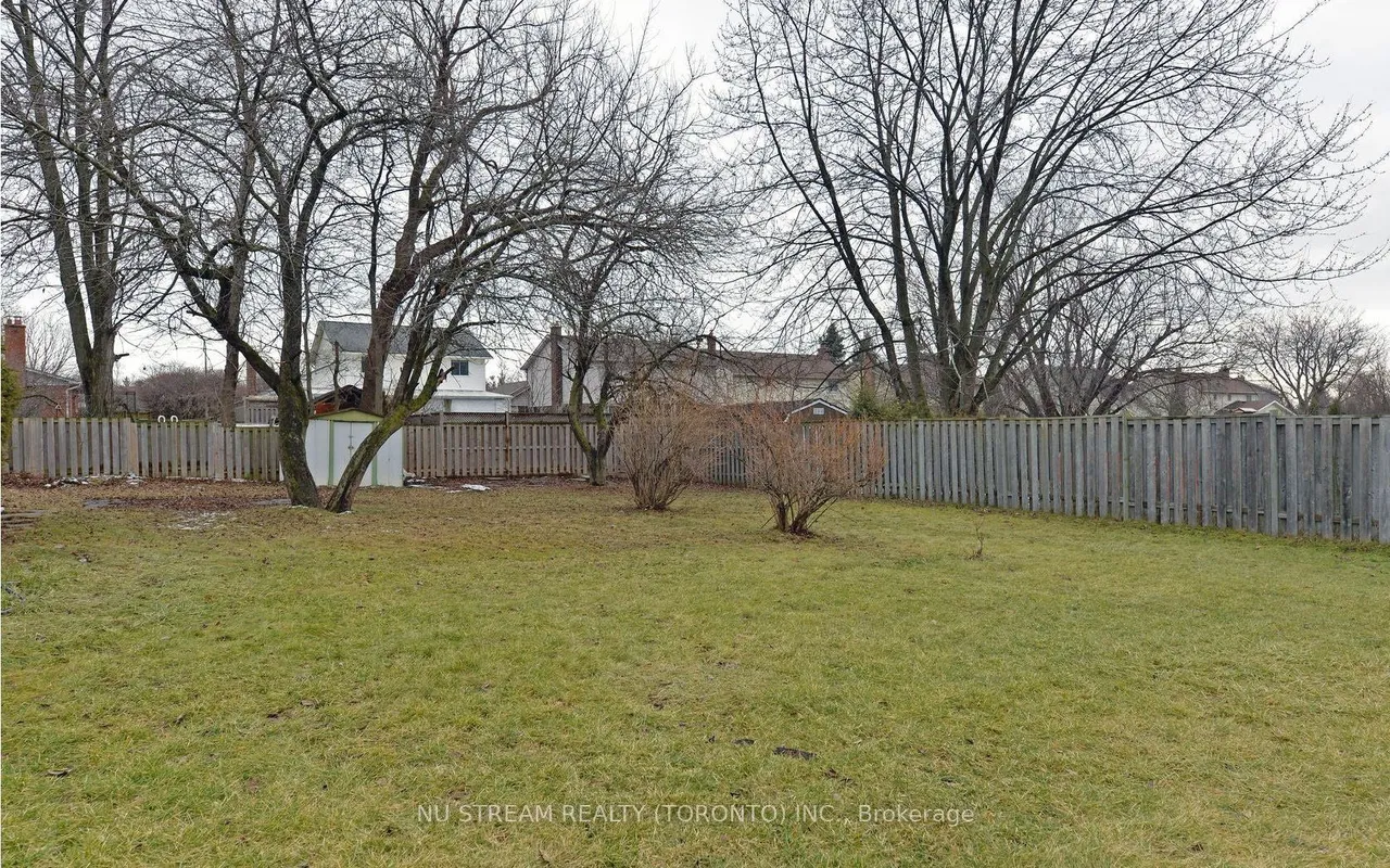 610 Stewart Street — photo 9