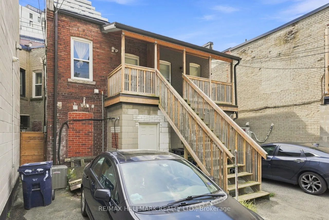 1568 Queen Street E — photo 46