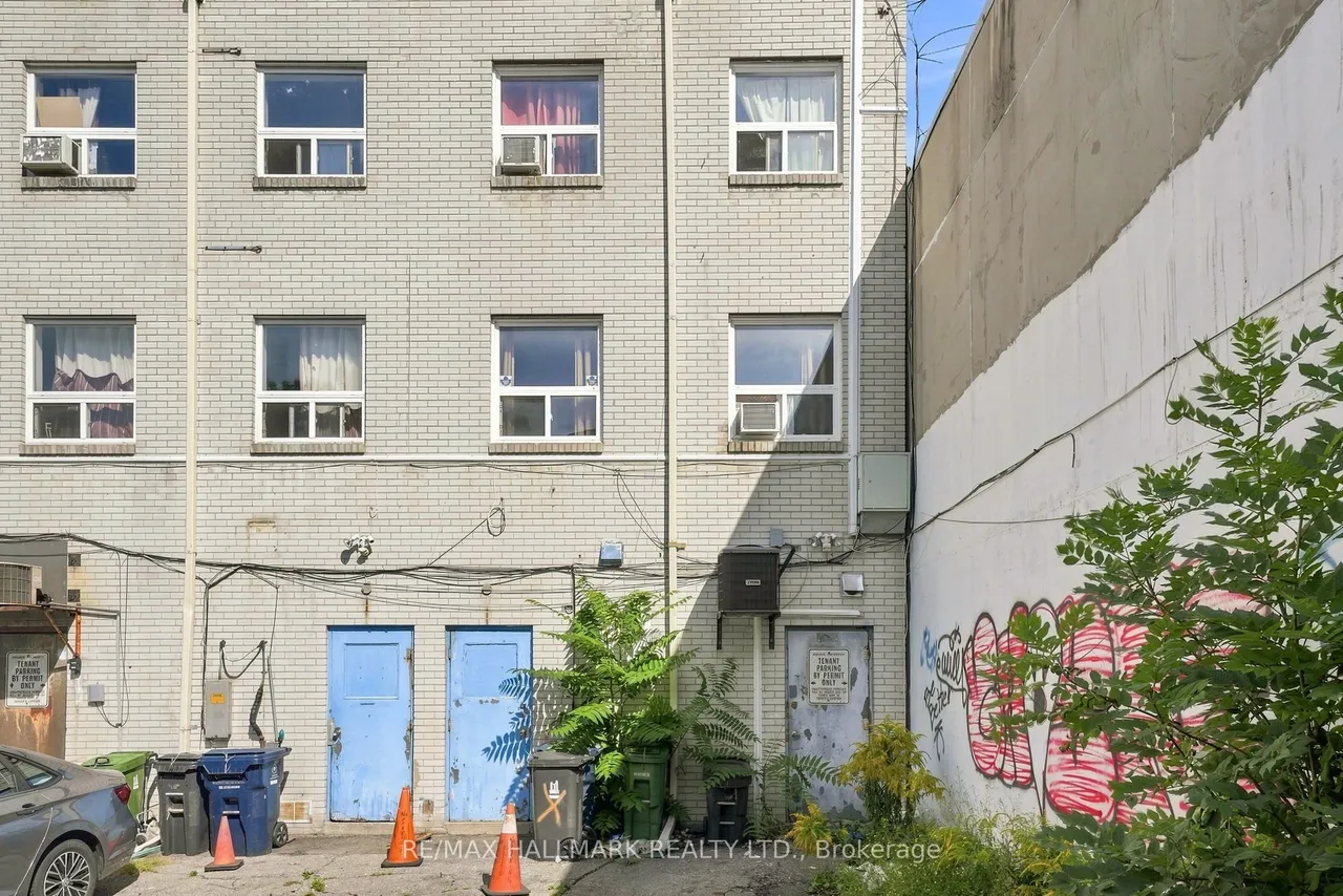 1487 Gerrard Street E — photo 43