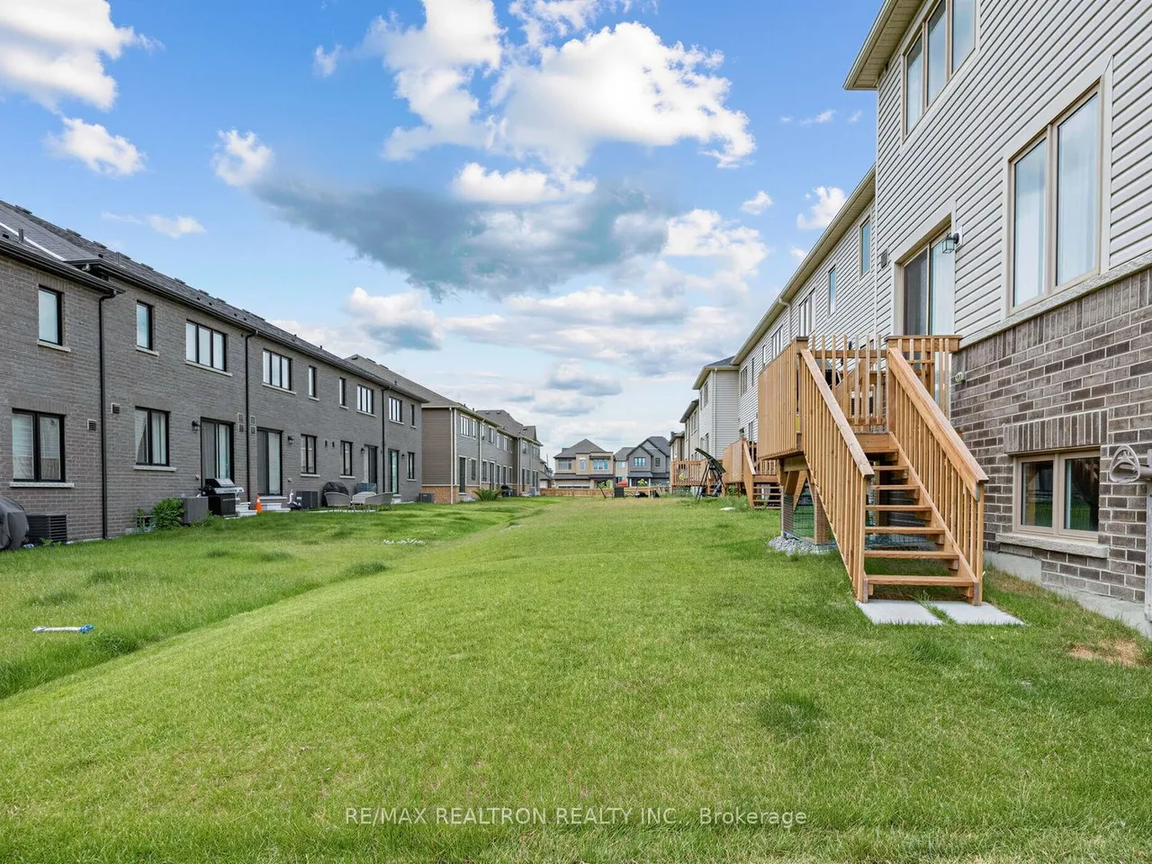 2024 Cameron Lott Crescent — photo 16