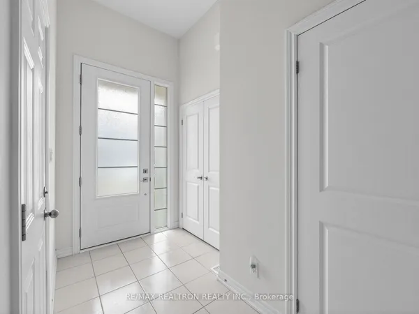 2024 Cameron Lott Crescent — photo 2