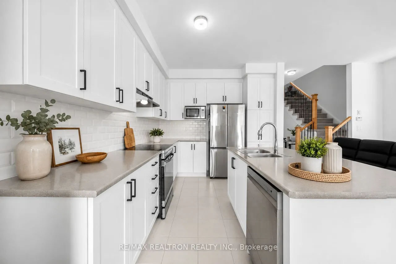 2024 Cameron Lott Crescent — photo 3
