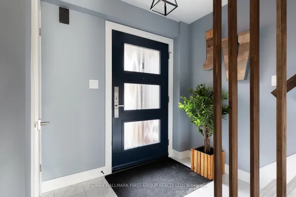 425 Cobblehill Drive — photo 2