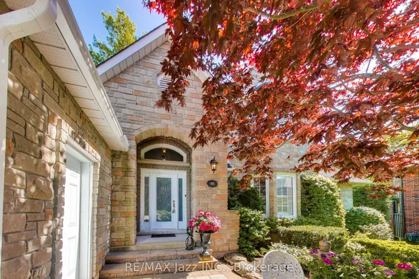 45 Windsor Valley Place — photo 2