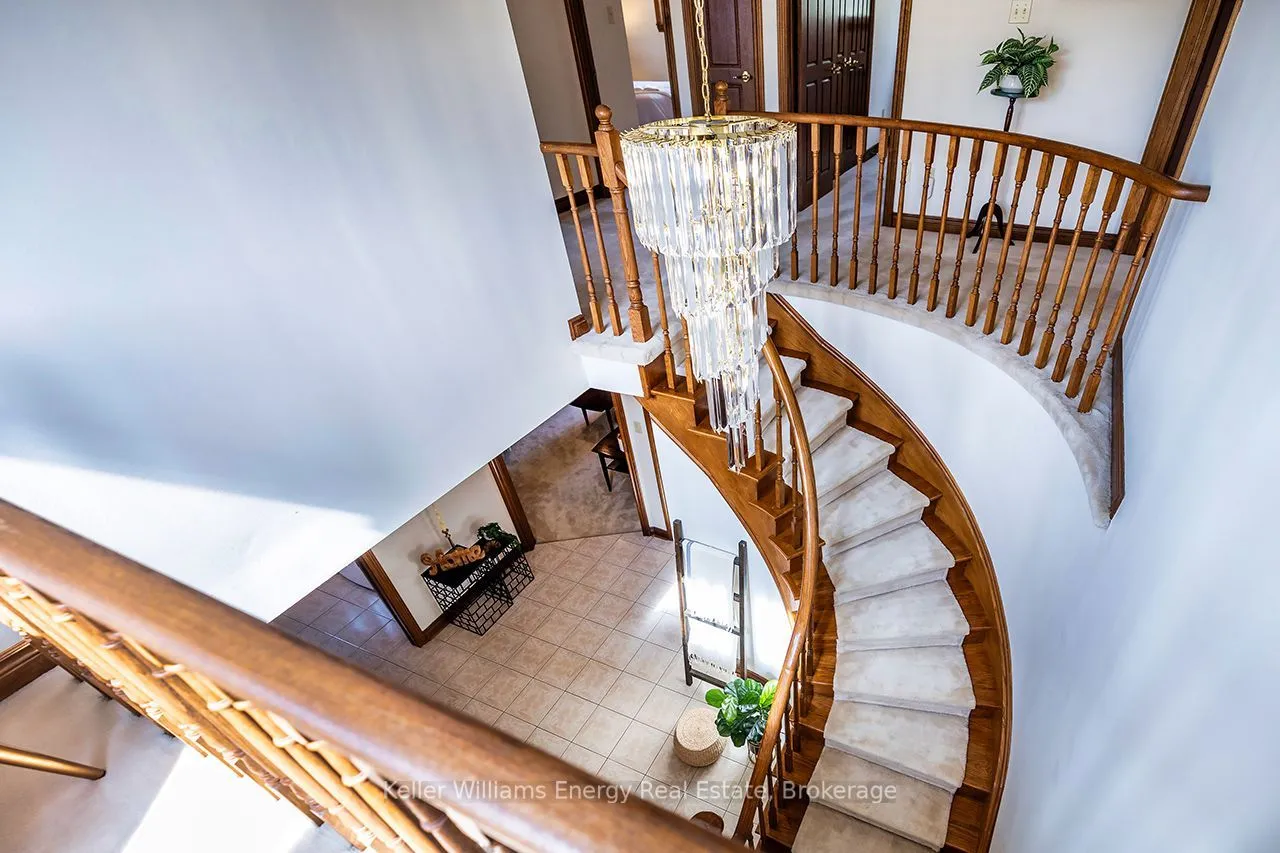 75 Waverly Street N
