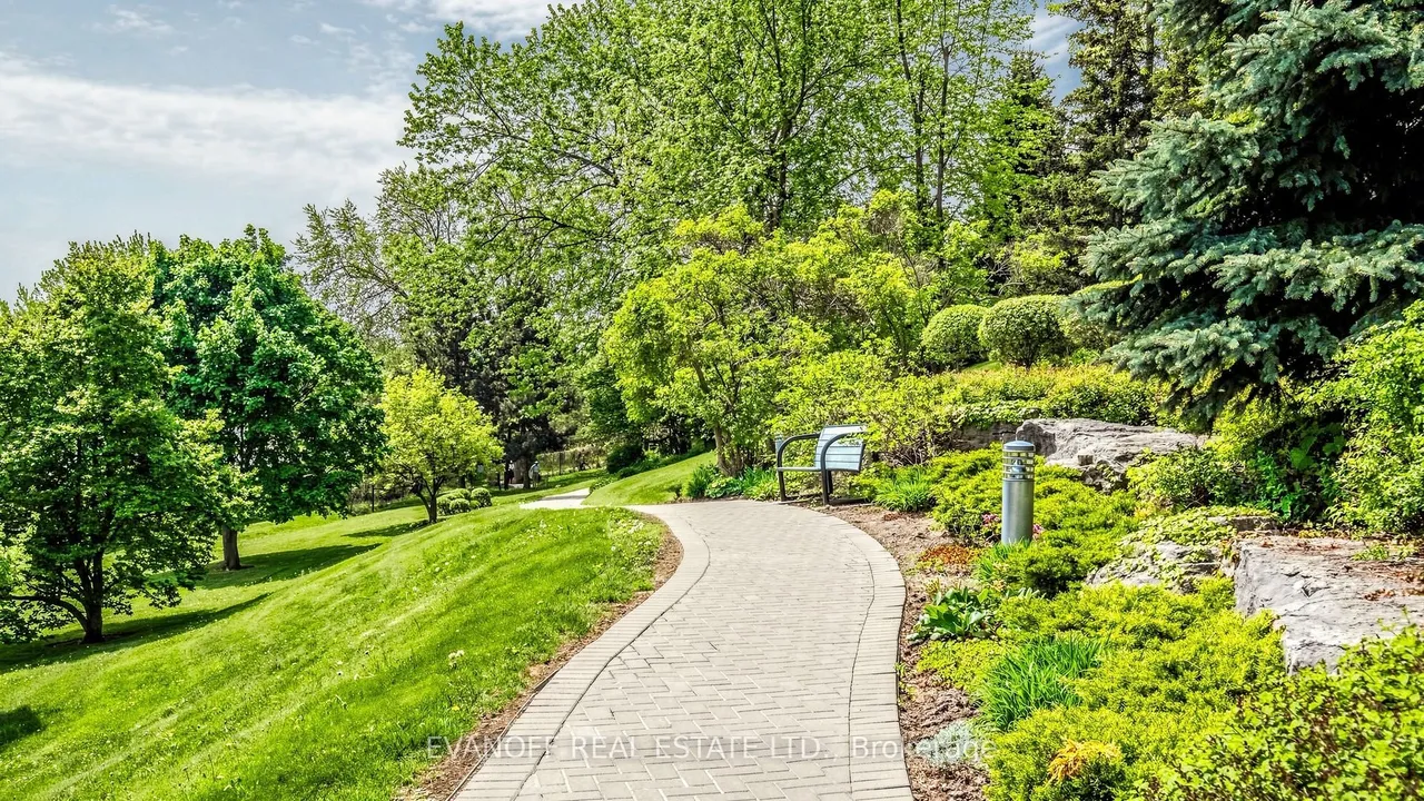 10 Guildwood Parkway — photo 48