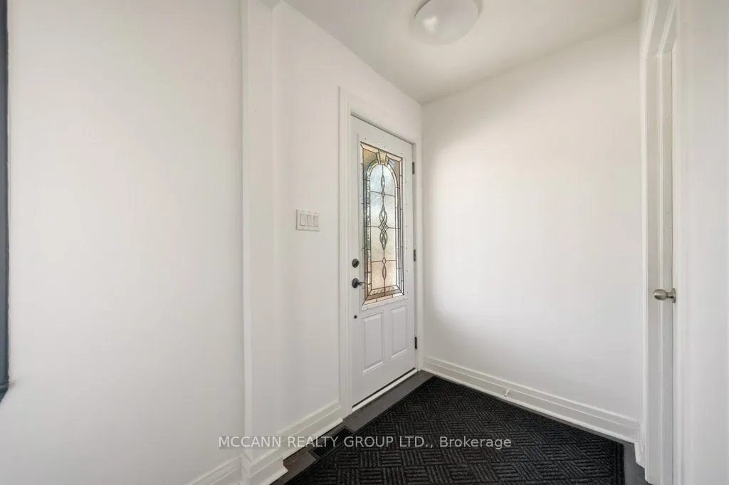 124 Scarboro Crescent — photo 3