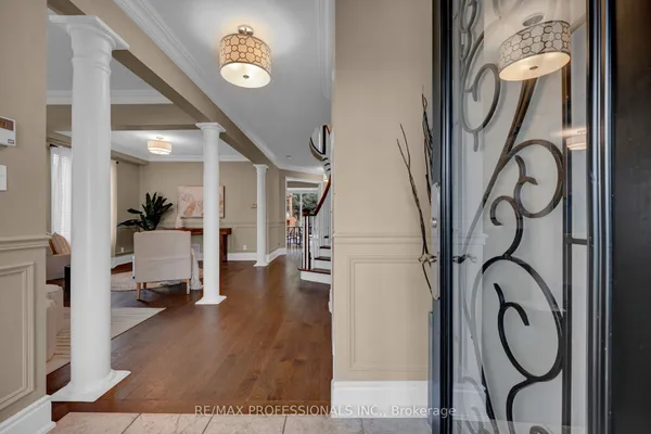 8 Shelter Bay Court — photo 2