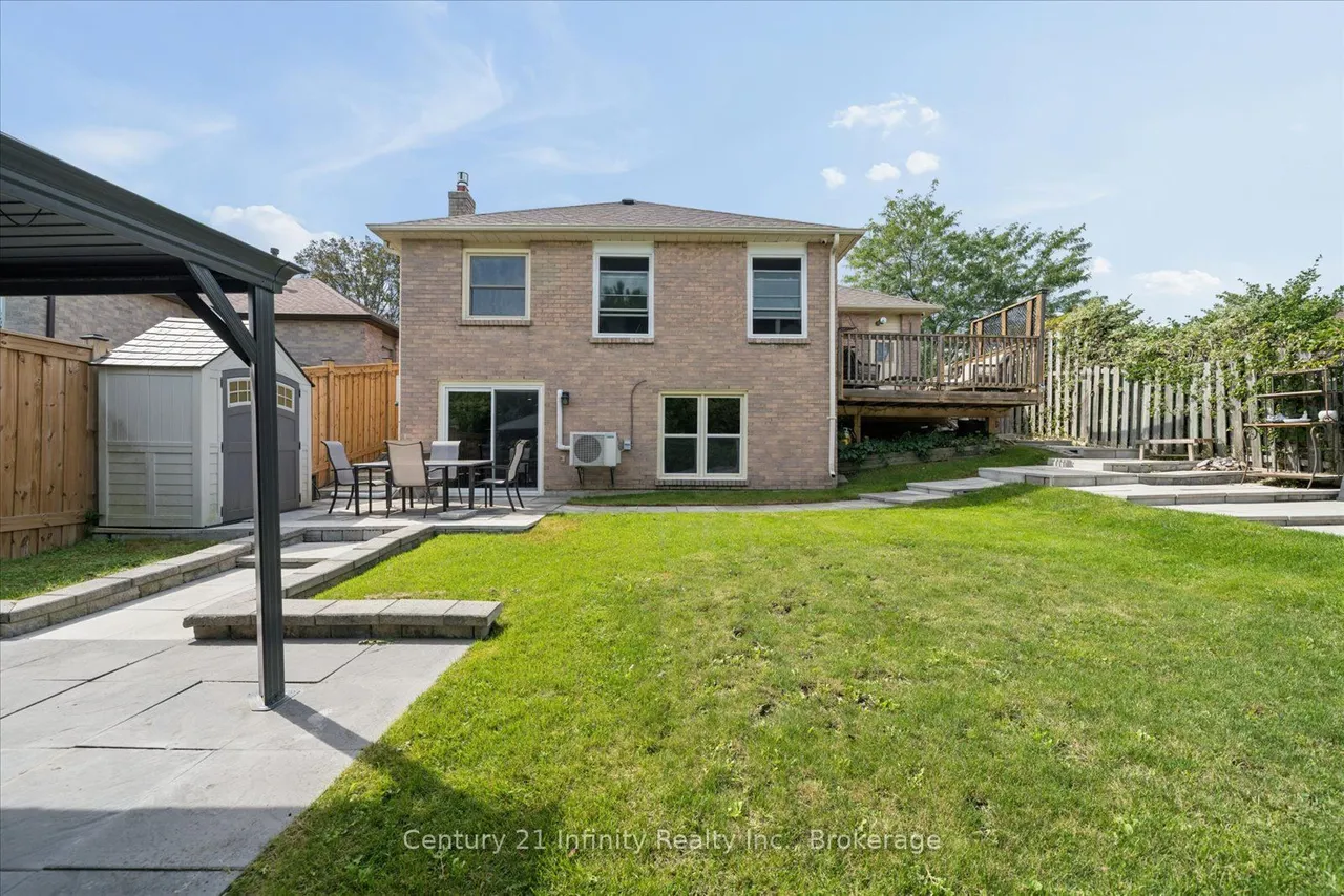 814 Lochness Crescent — photo 50