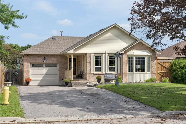 814 Lochness Crescent
