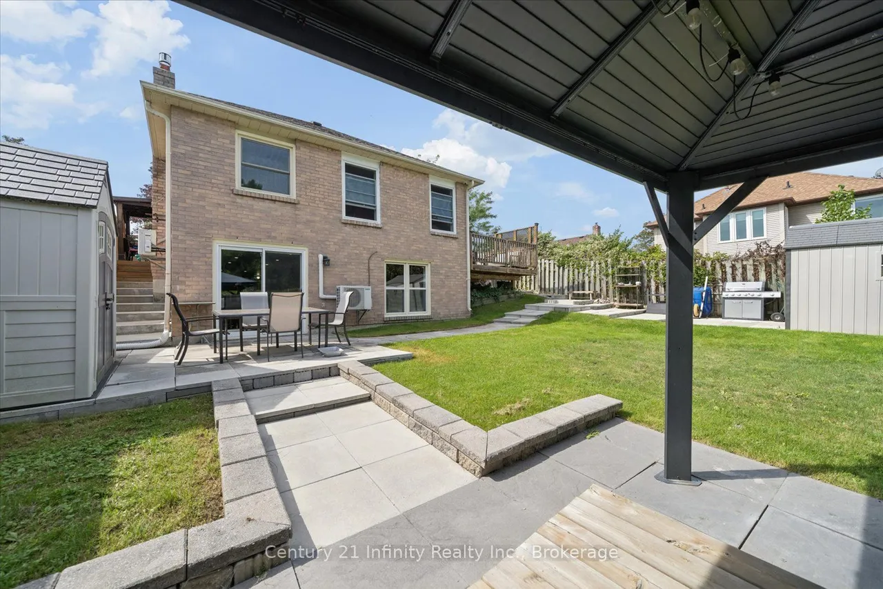 814 Lochness Crescent — photo 50
