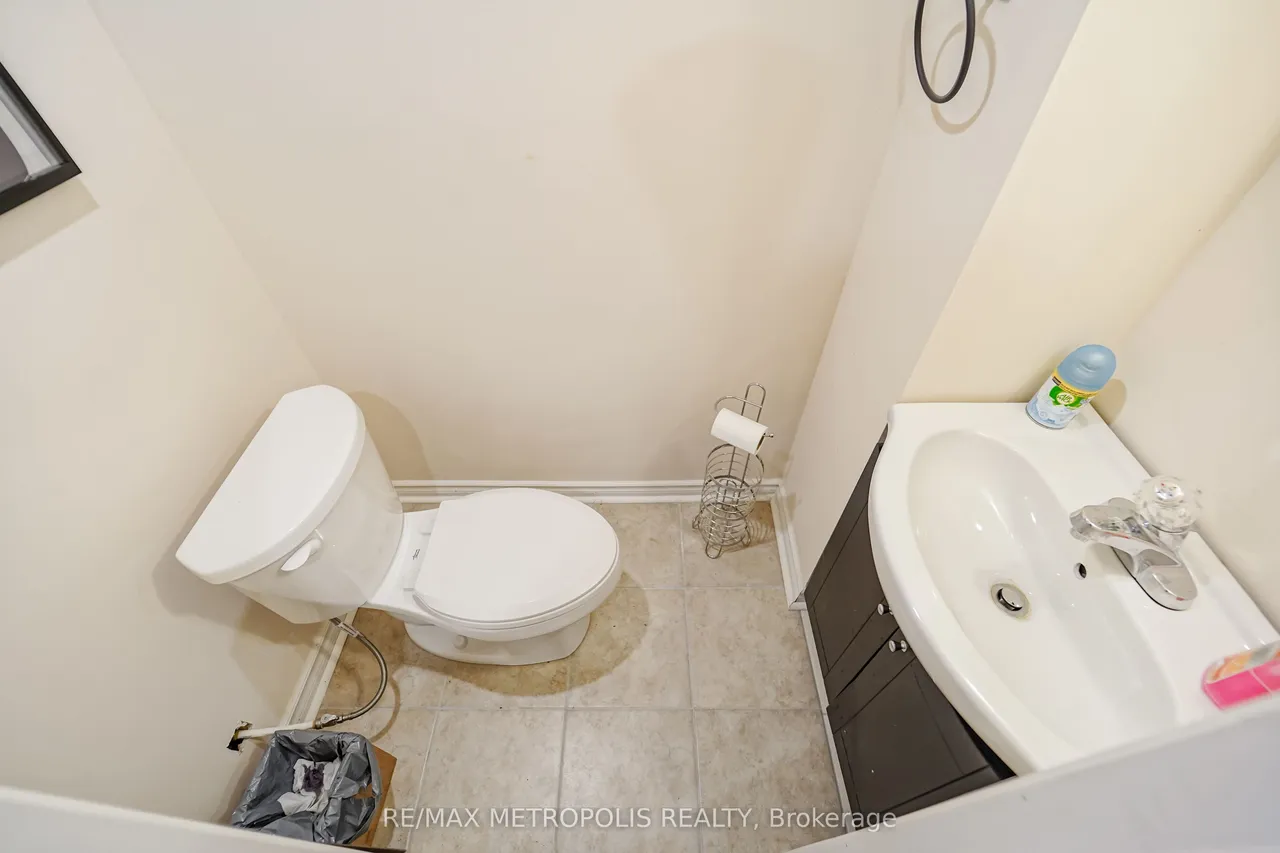 14 Richard Davies Crescent — photo 46