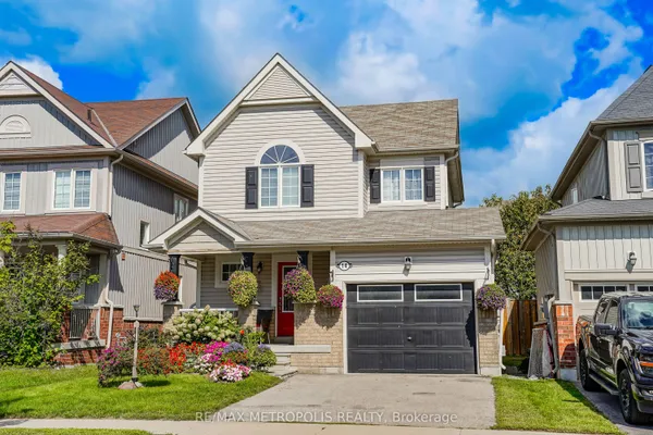 14 Richard Davies Crescent — photo 2