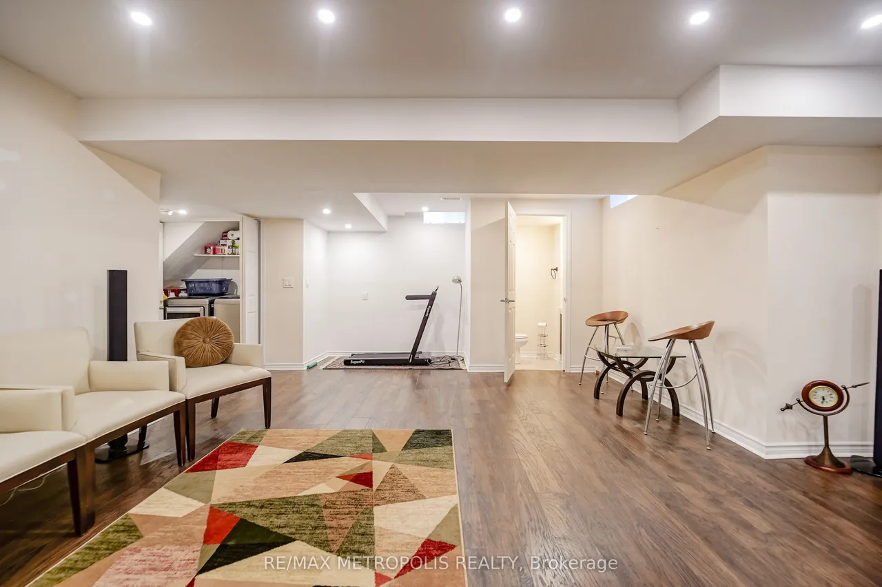14 Richard Davies Crescent — photo 47