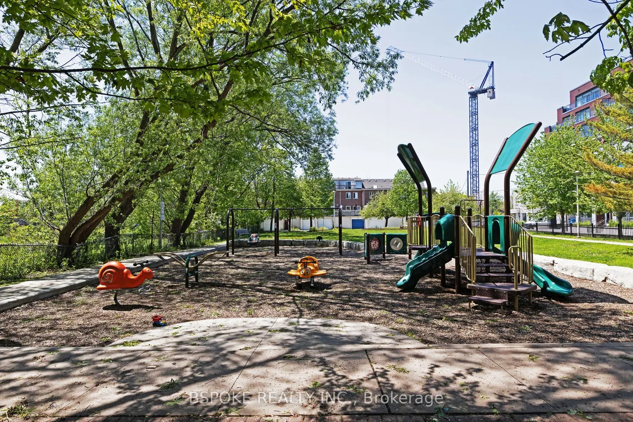 75 Laing Street — photo 35