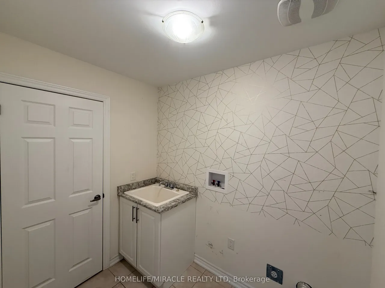42 Arthur Mclaughlin Street — photo 29