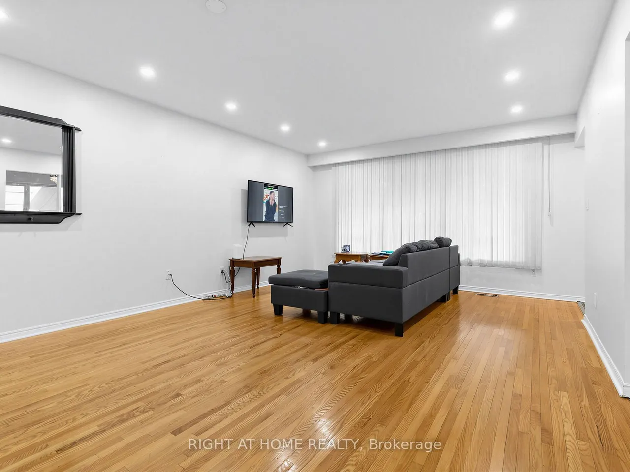 346 Lorindale Drive — photo 3