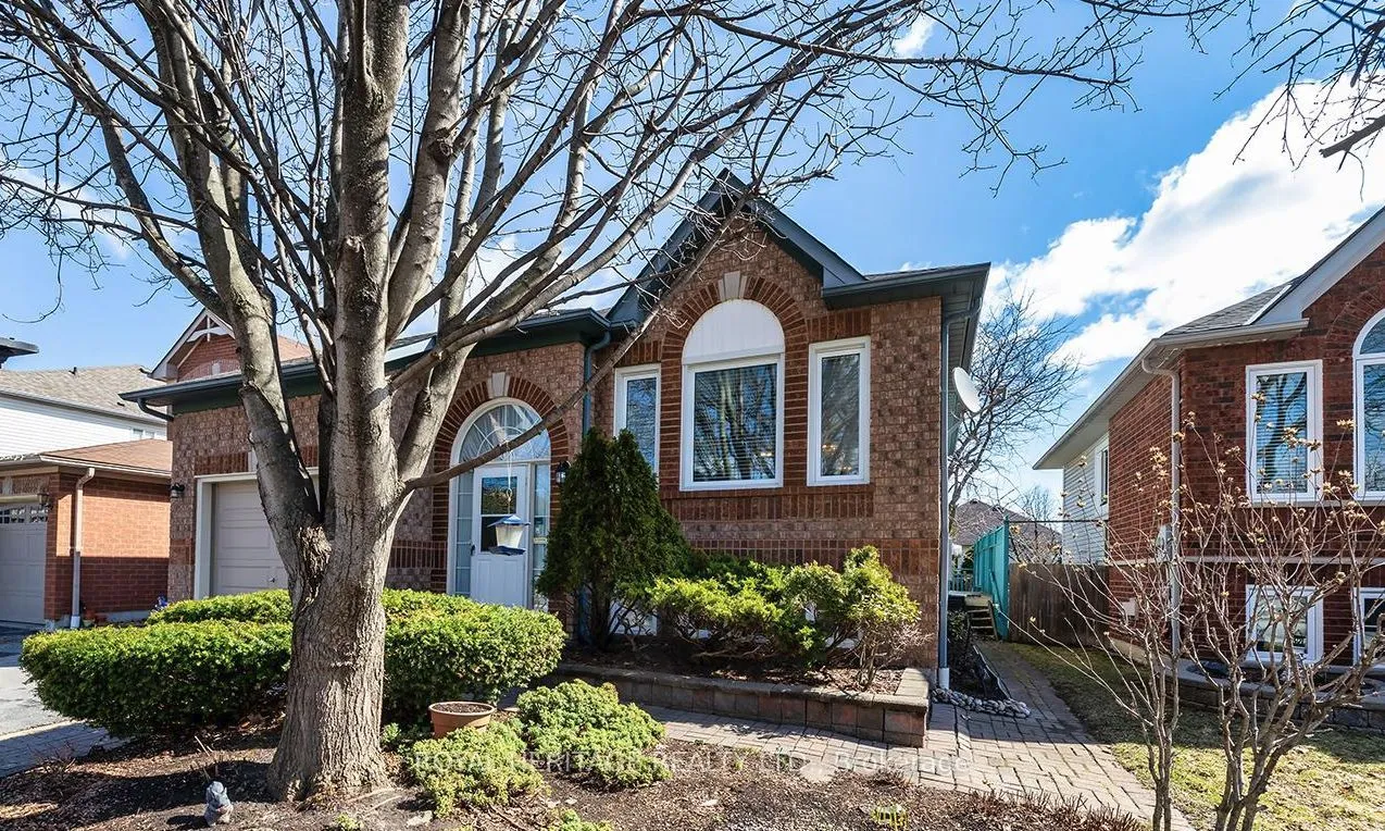 31 Thames Drive N — photo 3
