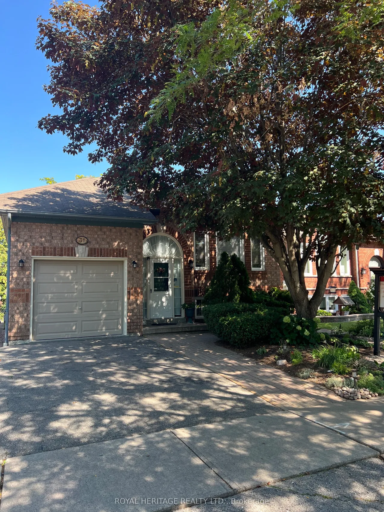 31 Thames Drive N — photo 2