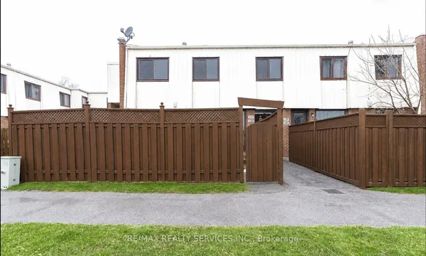 1100 Oxford Street — photo 2