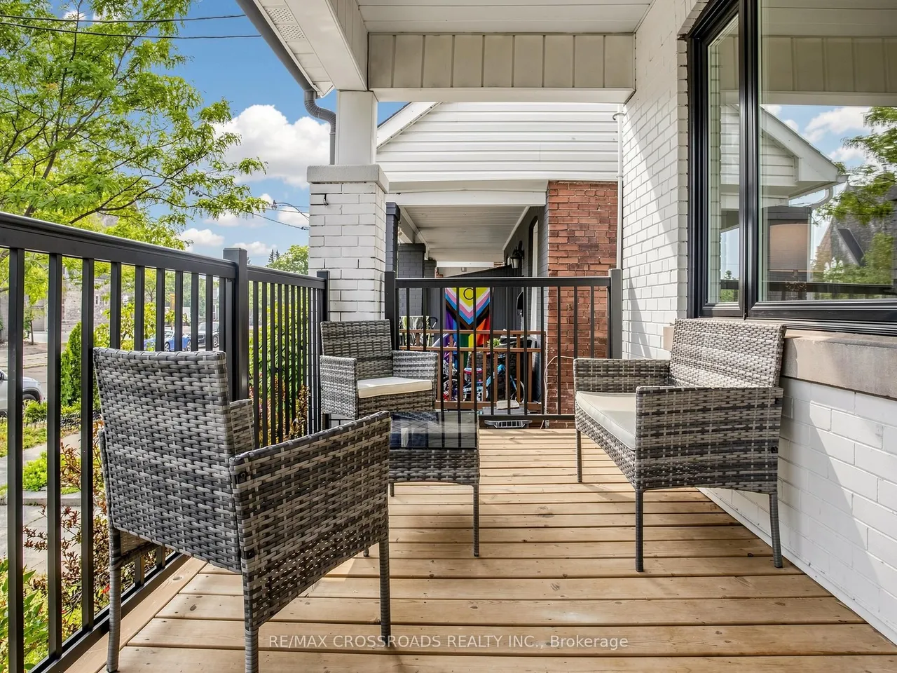 548 Glebeholme Boulevard — photo 3