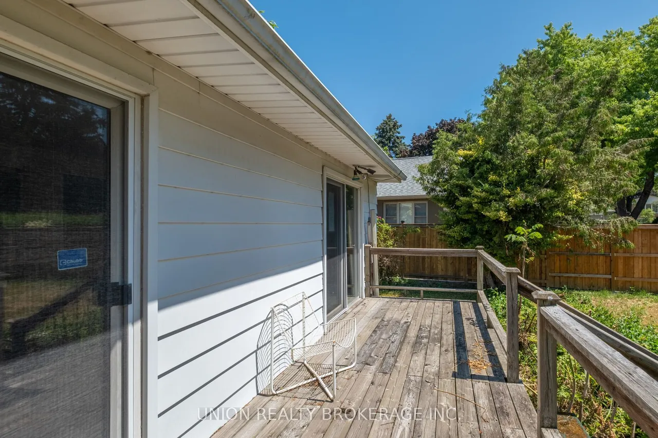 37 Shirley Crescent — photo 22