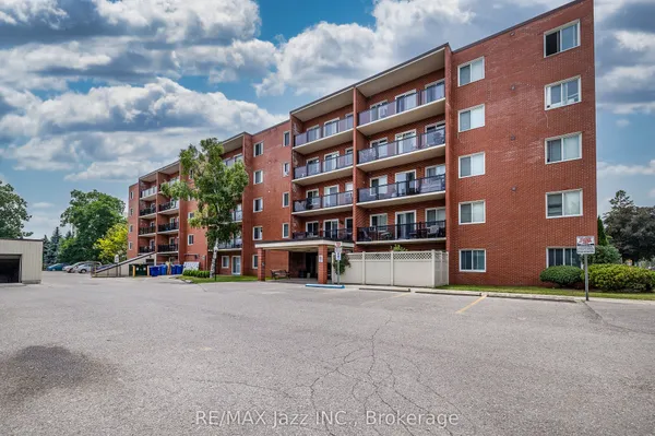 131 Taunton Road E