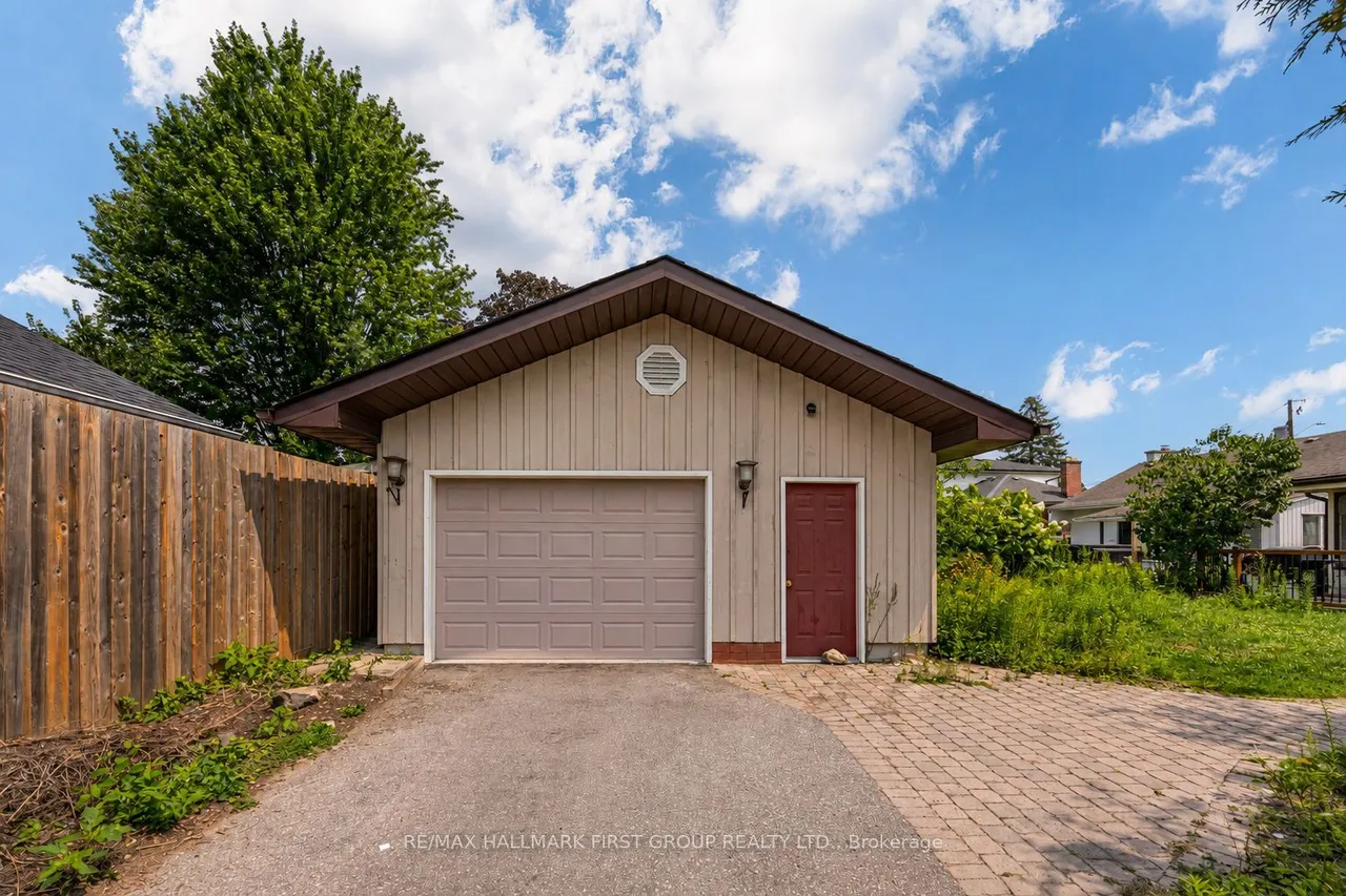 180 Sherwood Avenue — photo 24