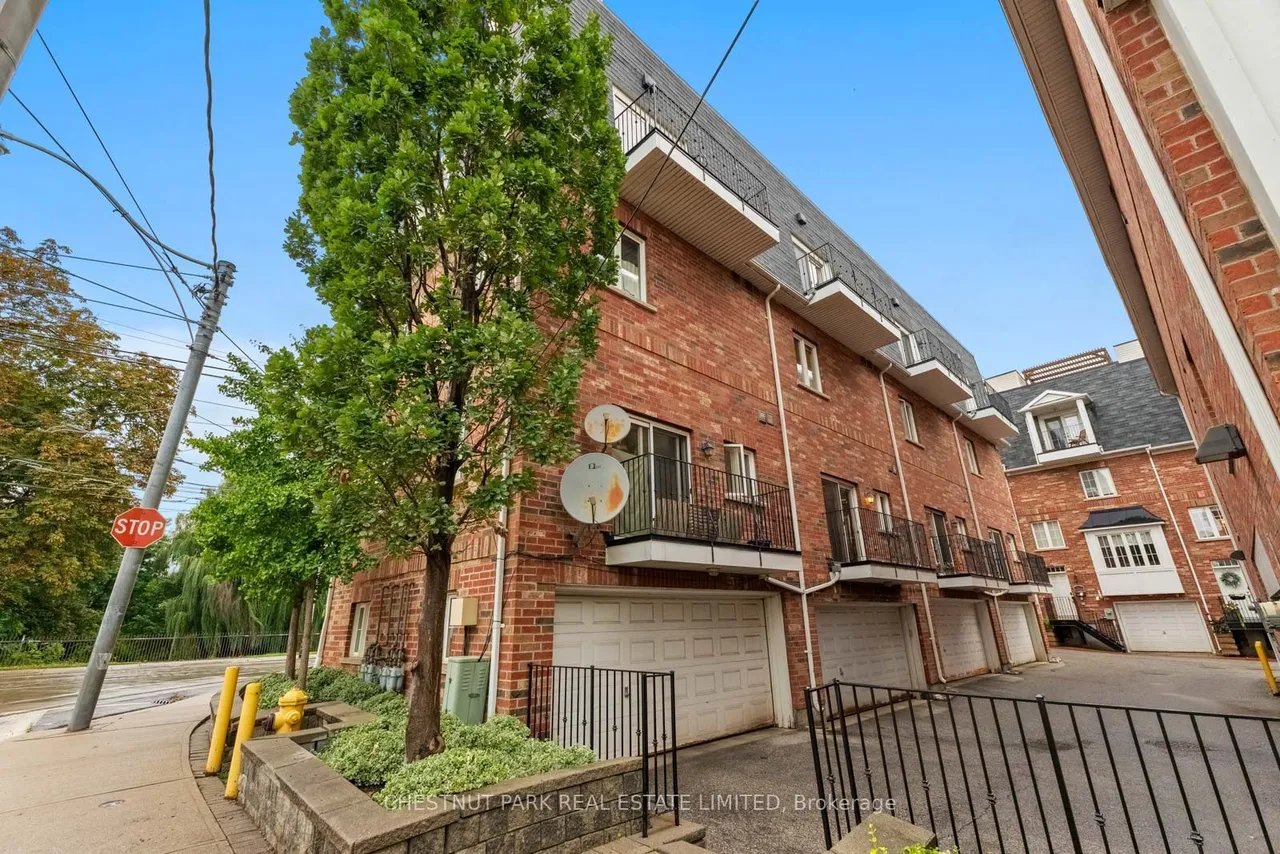 1437 Queen Street E — photo 30