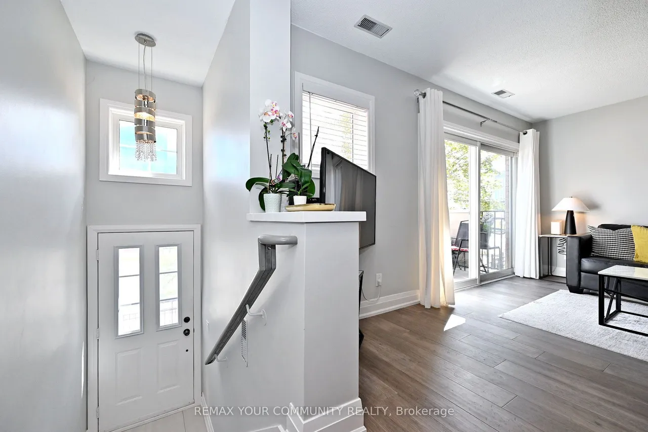 1400 The Esplanade Road, Unit 805 — photo 2