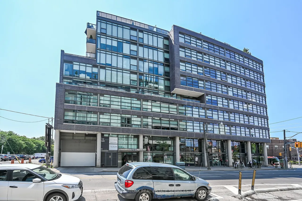 1201 Dundas Street E — photo 2
