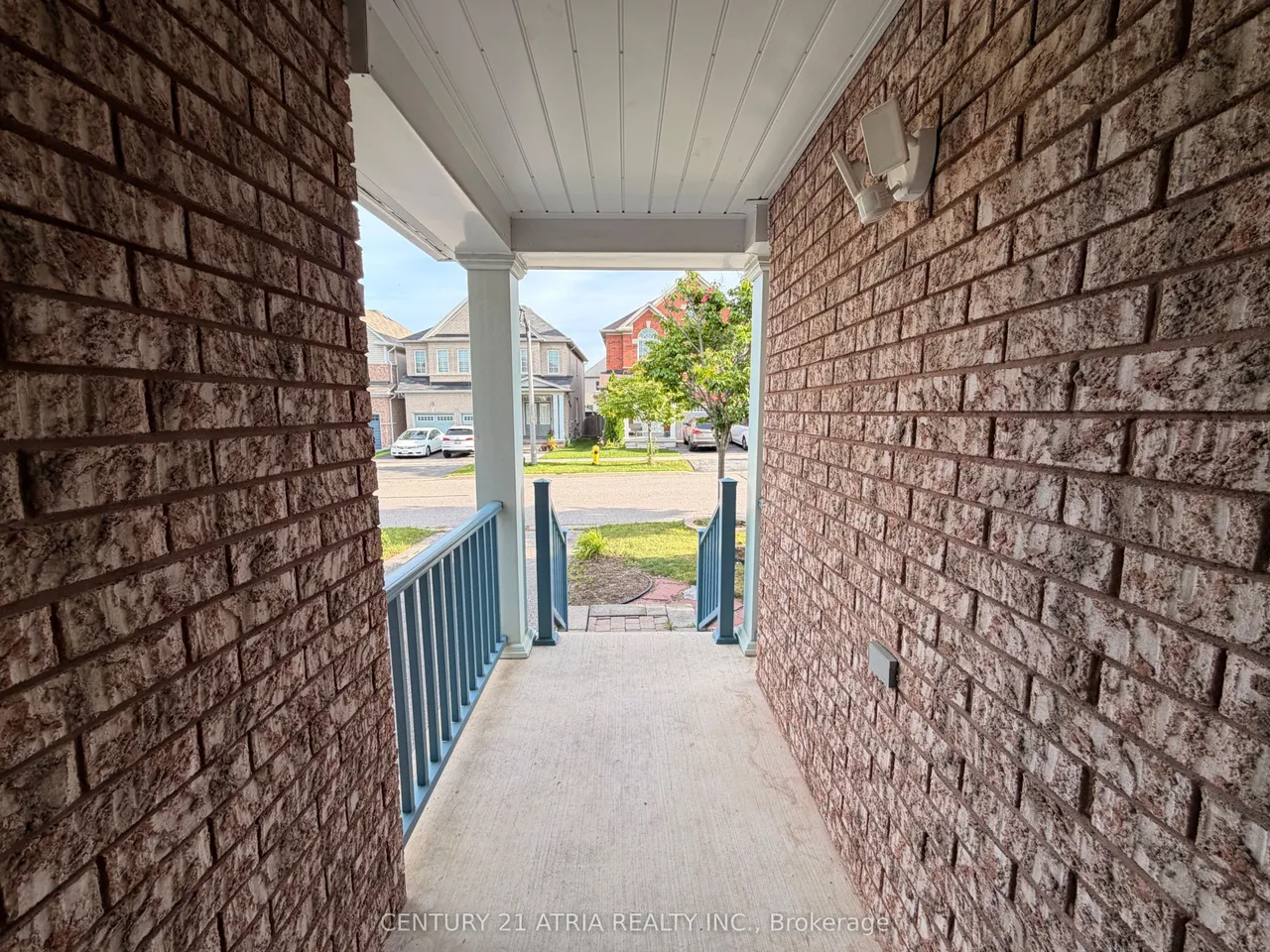 101 Elliottglen Drive — photo 2