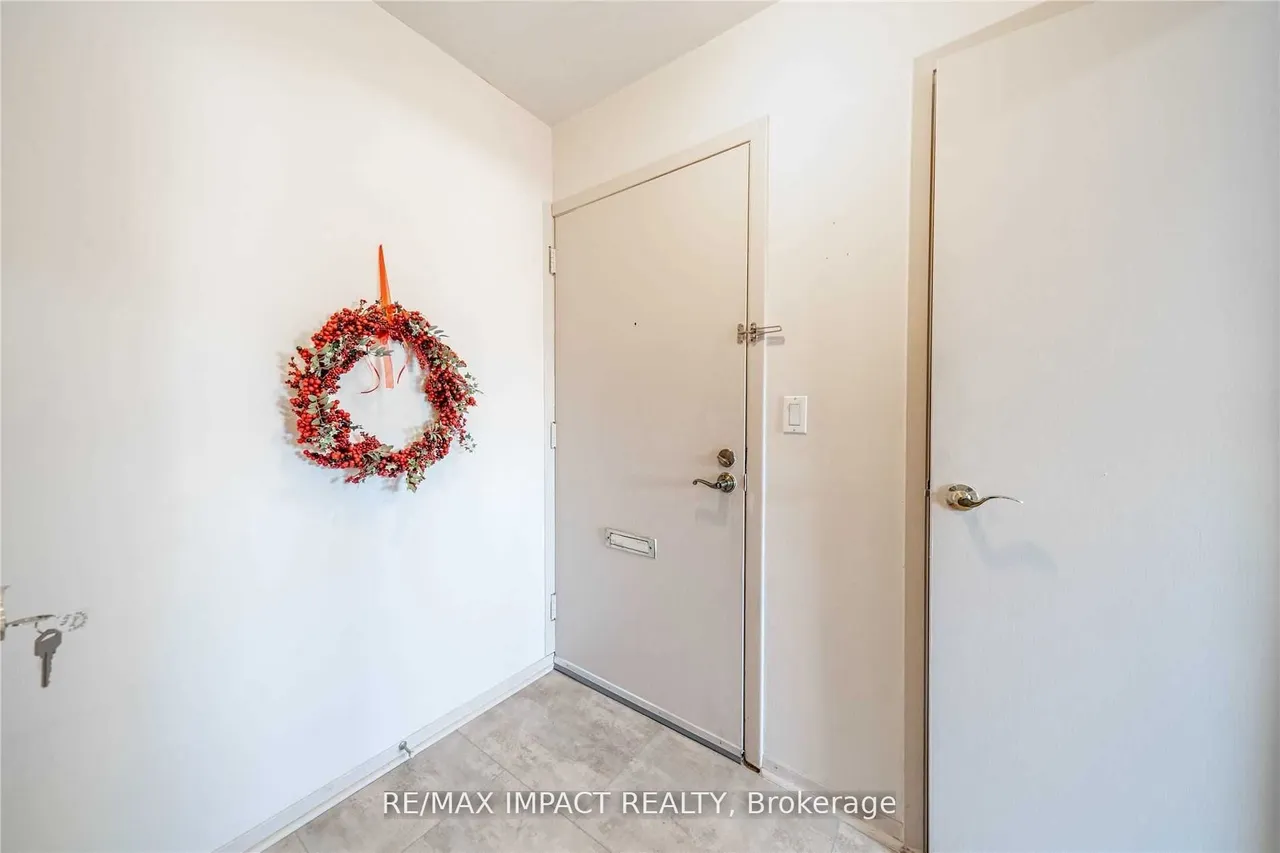 33 Taunton Road — photo 3