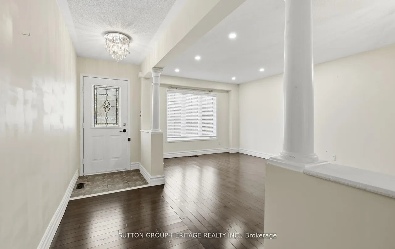 10 Greenhalf Drive — photo 2