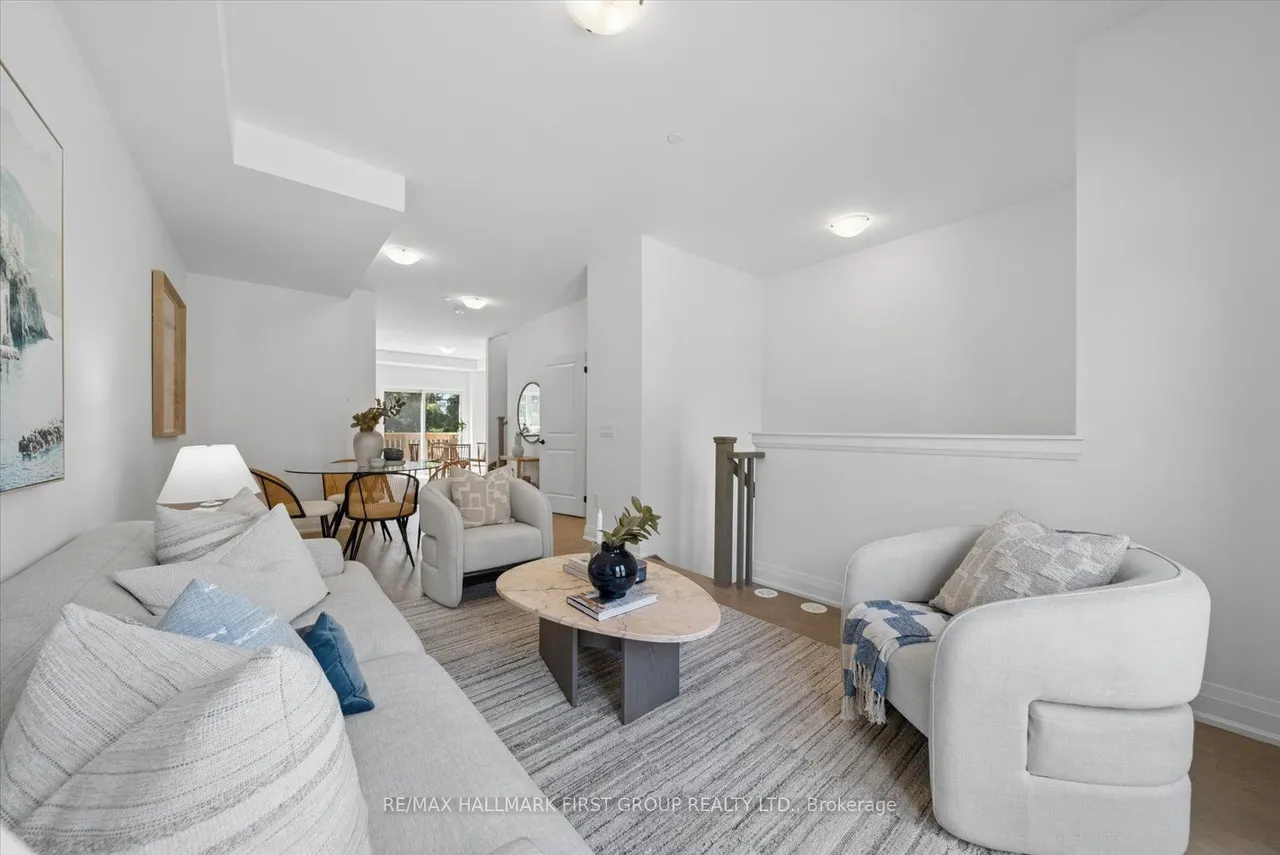 19 Marret Lane — photo 3
