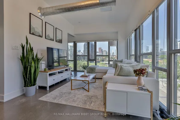 625 Queen Street E — photo 2
