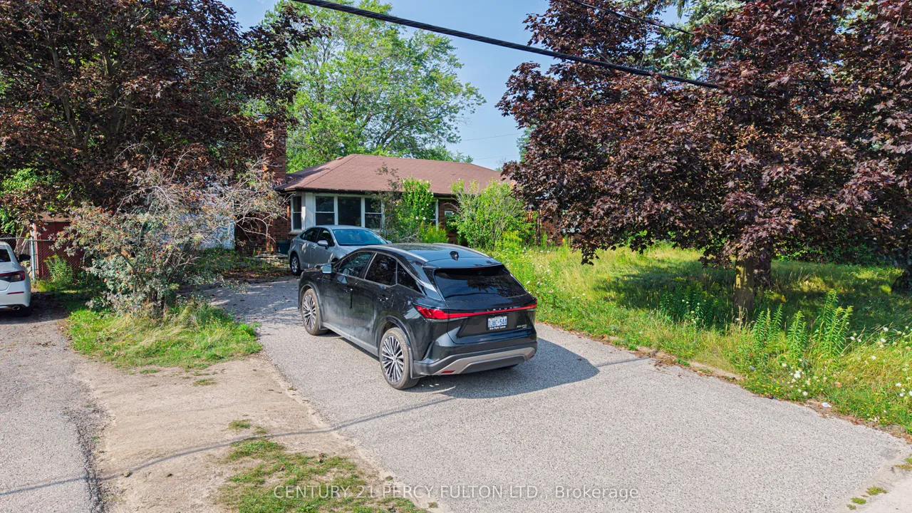 1910 Rossland Road E — photo 37