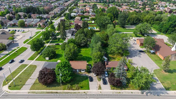 1906 Rossland Road E — photo 2