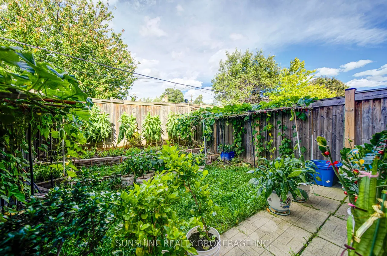 40 PRINGDALE GARDENS Circle — photo 31