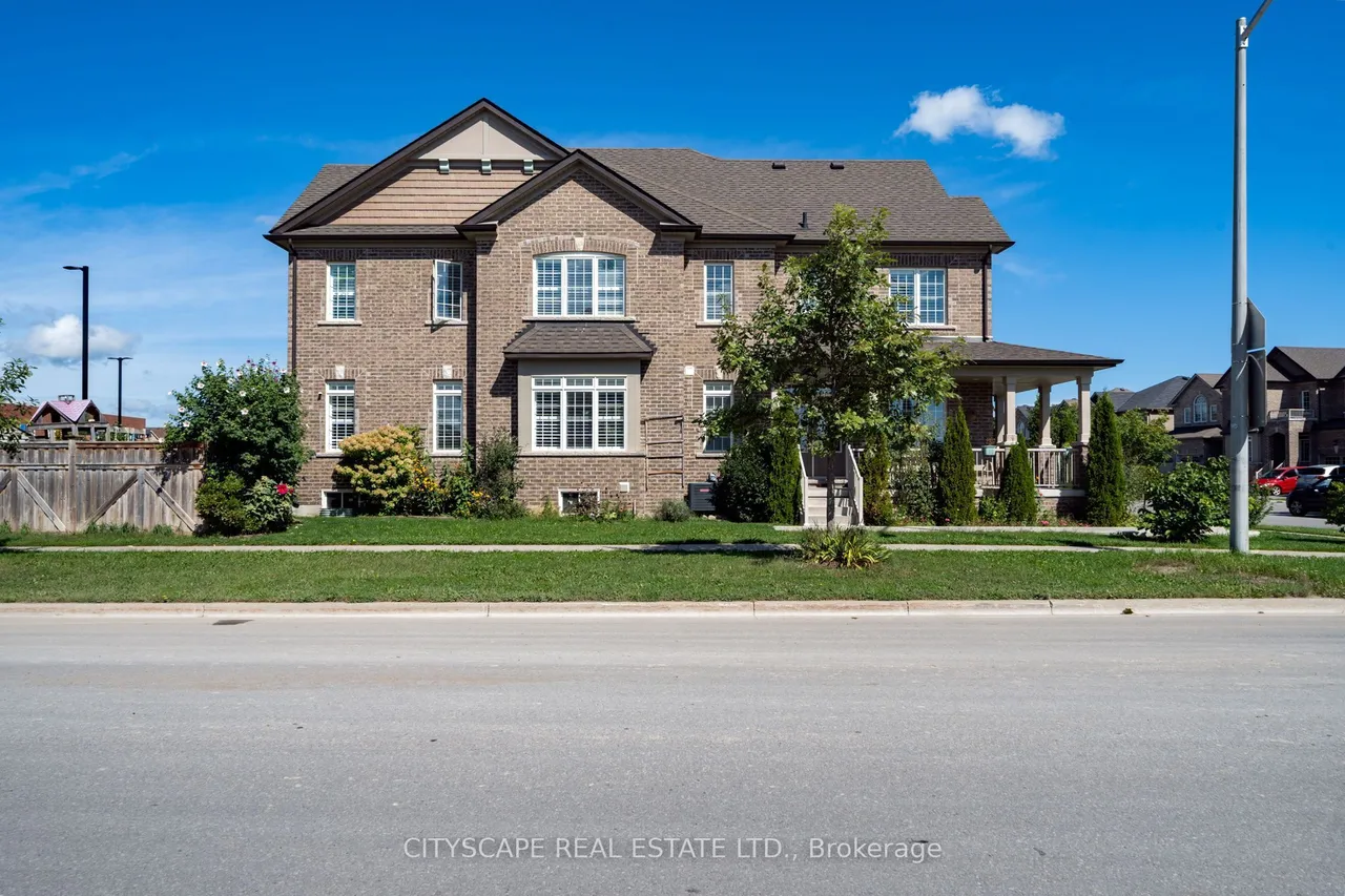 250 Crombie Street — photo 2