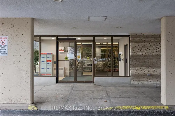 120 Elgin Street W — photo 2
