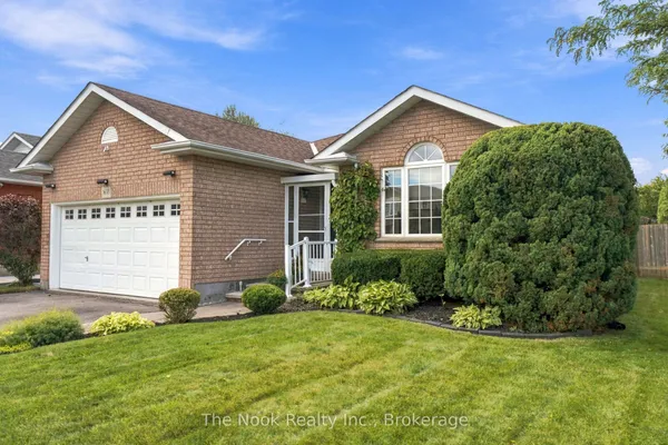1633 Erindale Crescent — photo 2