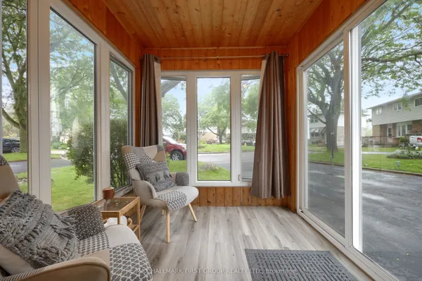 963 Renfrew Court — photo 2