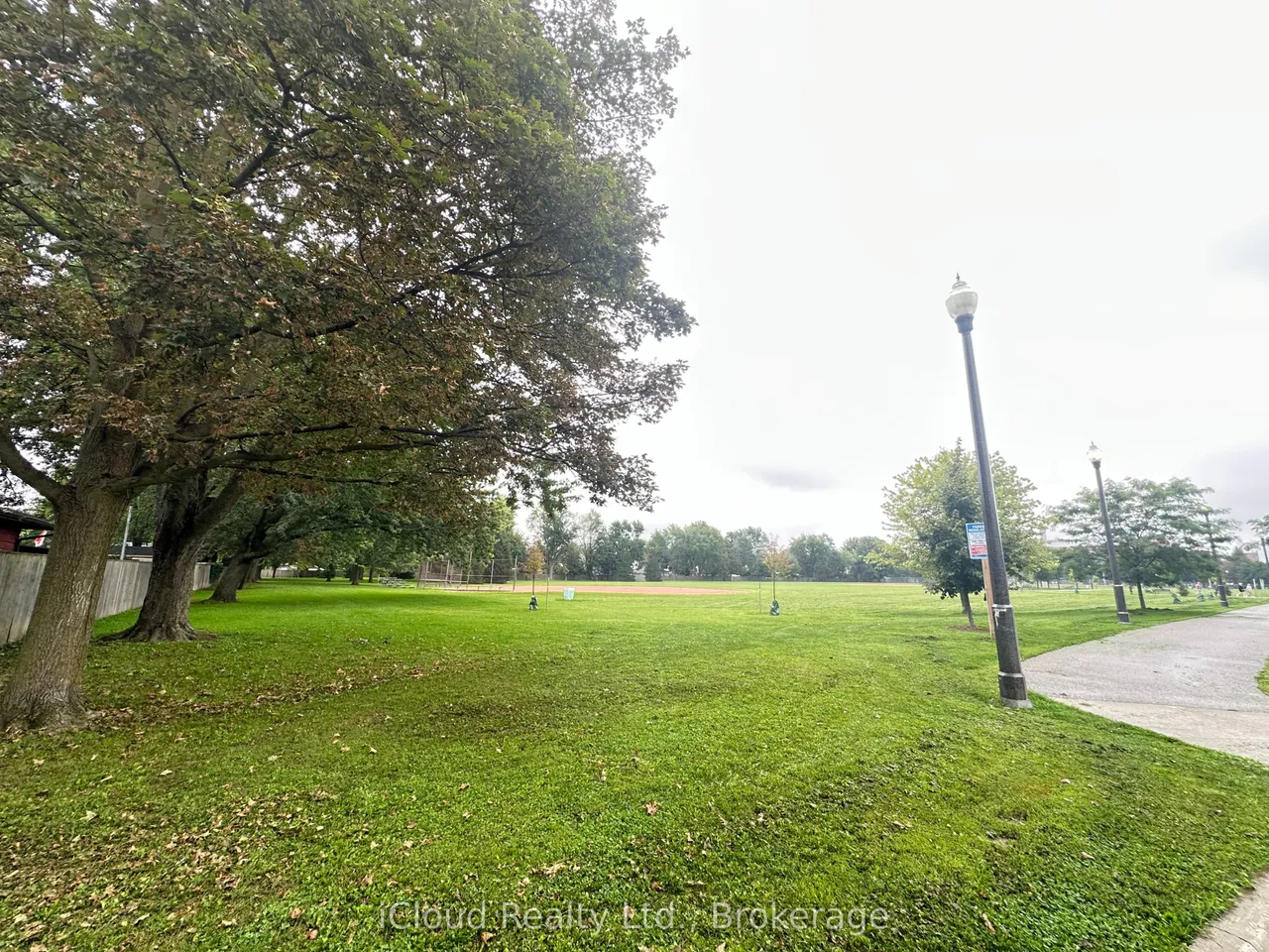 27 BUCKINGHAM Avenue — photo 39