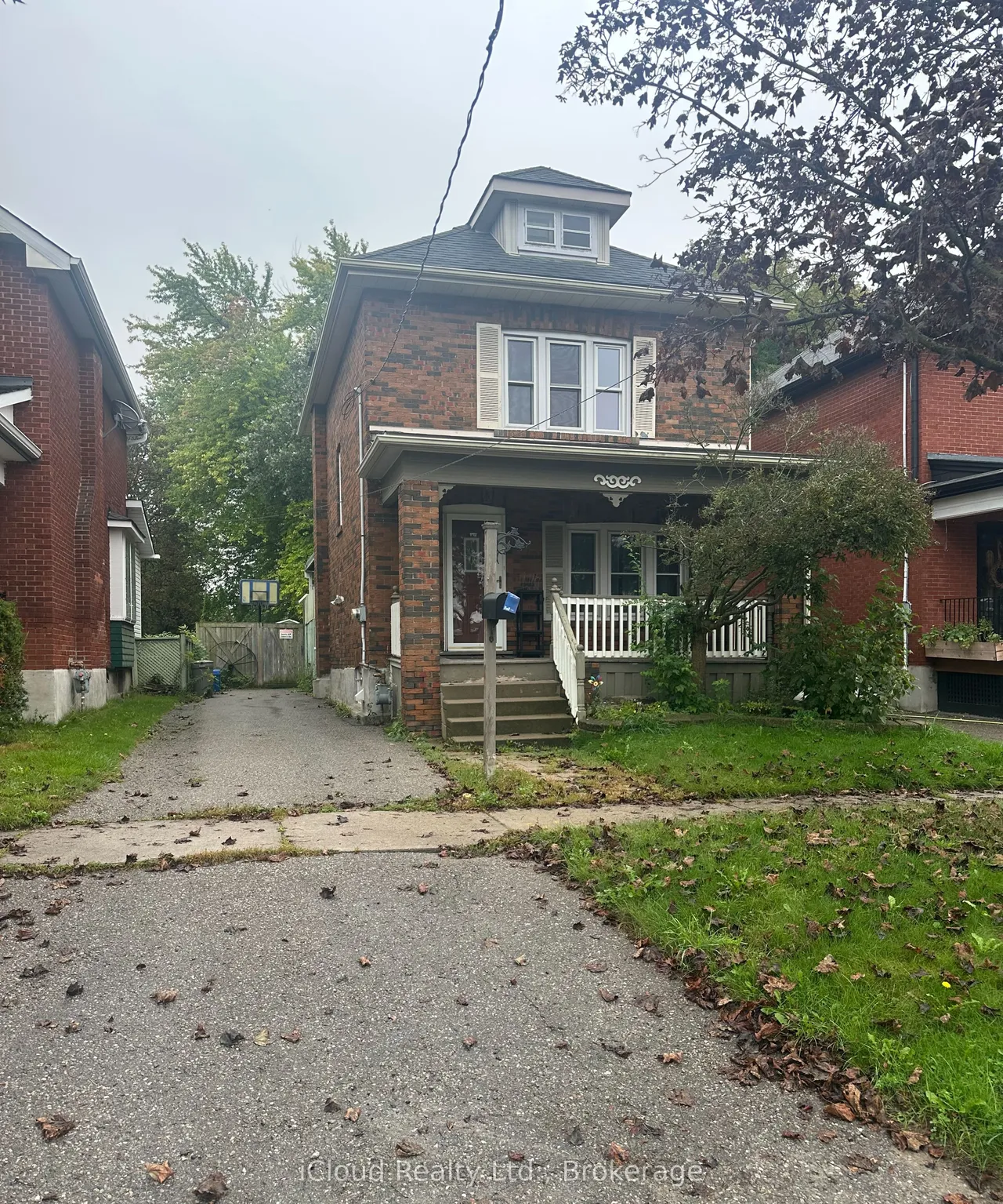 27 BUCKINGHAM Avenue
